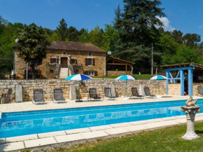 Гостиница Lovely Holiday Home in Aquitaine with Private Swimming Pool  Сен-Сернен-Де-Л'эрм